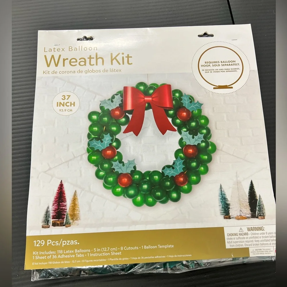 Latex Balloon Holiday Wreath Kit